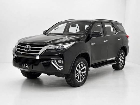 TOYOTA HILUX SW4 2.8 SRX 4X4 7 LUGARES 16V TURBO INTERCOOLER DIESEL 4P AUTOMÁTICO TOYOTA HILUX SW4 2.8 SRX 4X4 7 LUGARES 16V TURBO INTERCOOLER DIESEL 4P AUTOMÁTICO